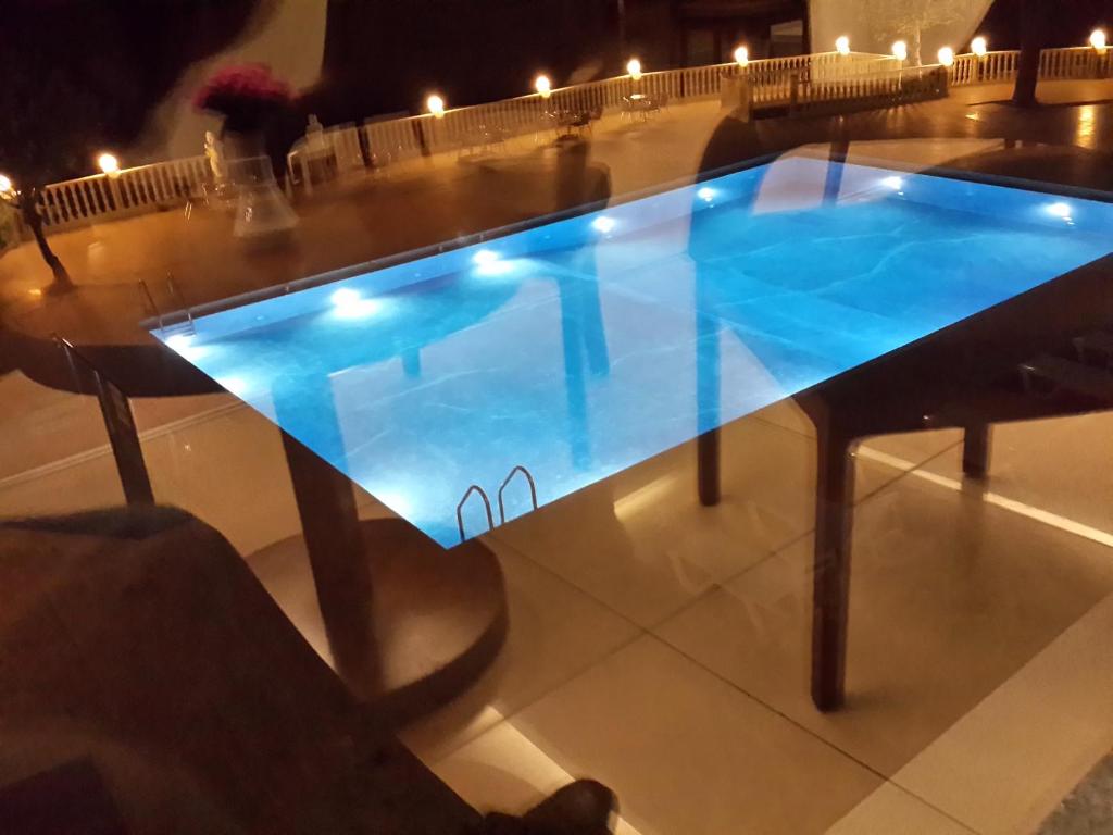 استخر لارا پالاس